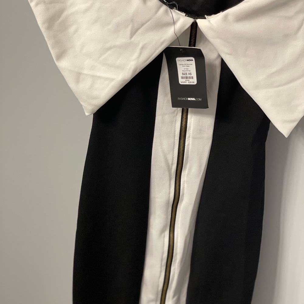Off-shoulder black&white midi dress